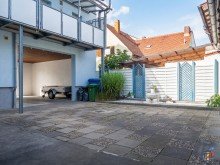 Zufahrt Mehrgenerationenhaus mit separatem Nebengeb�ude, Balkon und idyllischem Garten