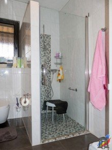ebenerdige Dusche Ein- bis Zweifamilienhaus mit ausbauf�higem Speicher