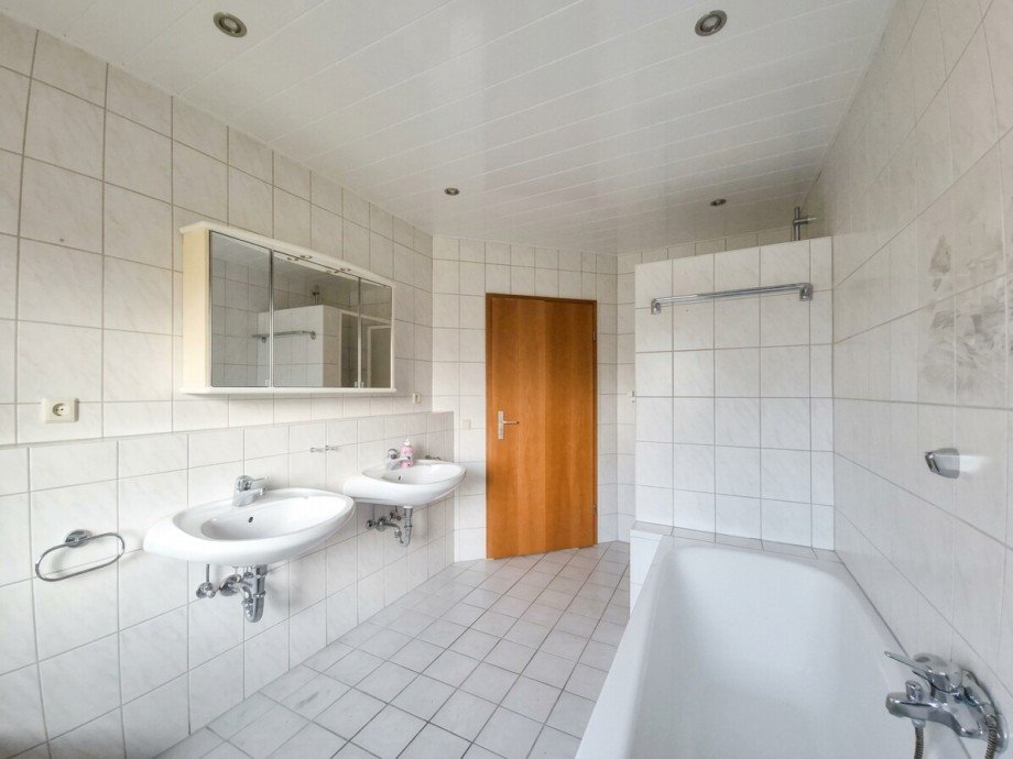 Badezimmer (Weitwinkel) Wohnung Kraichtal