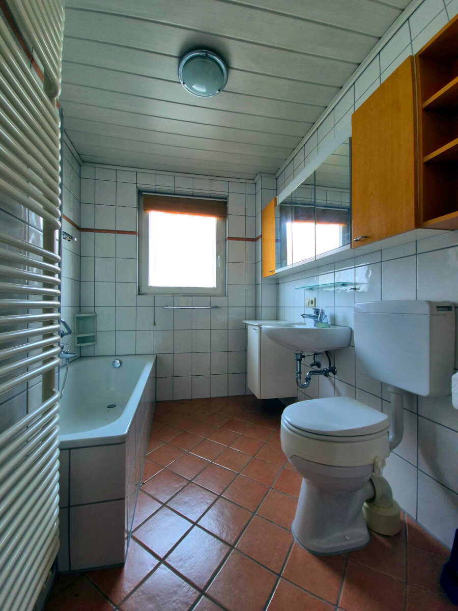 OG: Badezimmer Einfamilienhaus �stringen