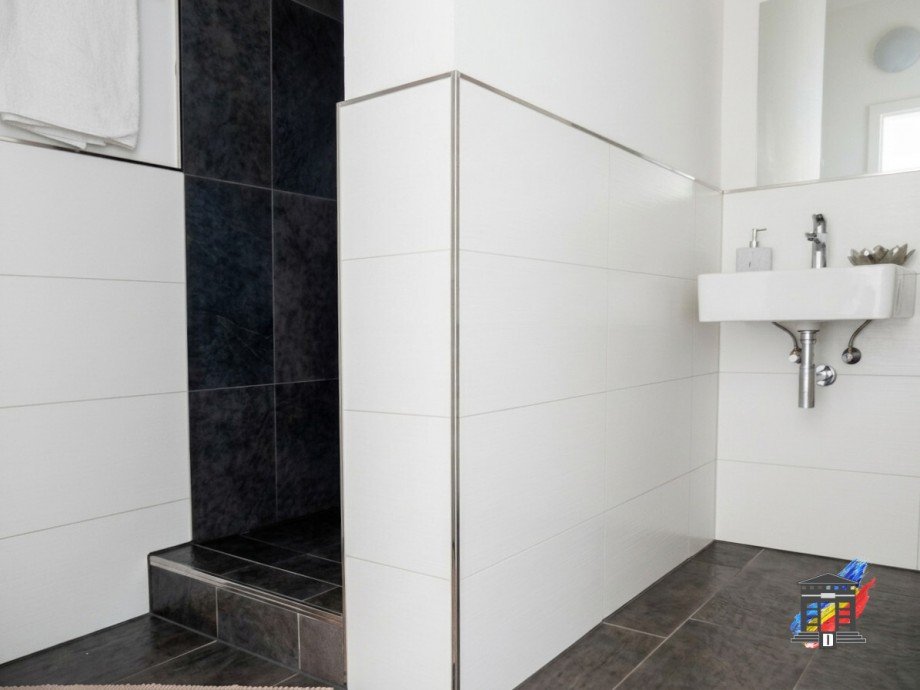 Dusche im Fitnessraum B�rofl�che Kronau