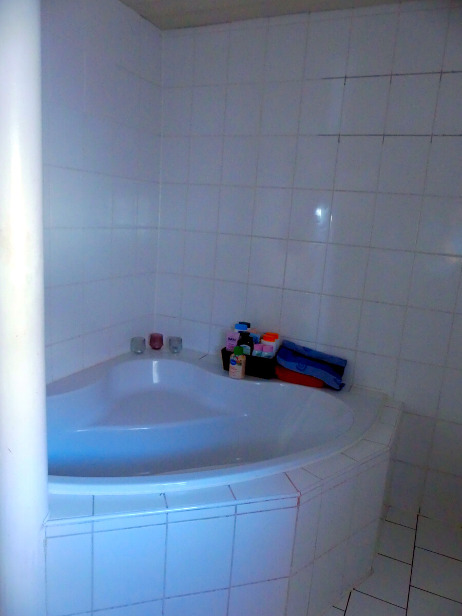 Eckwanne Erdgeschosswohnung Gernsbach