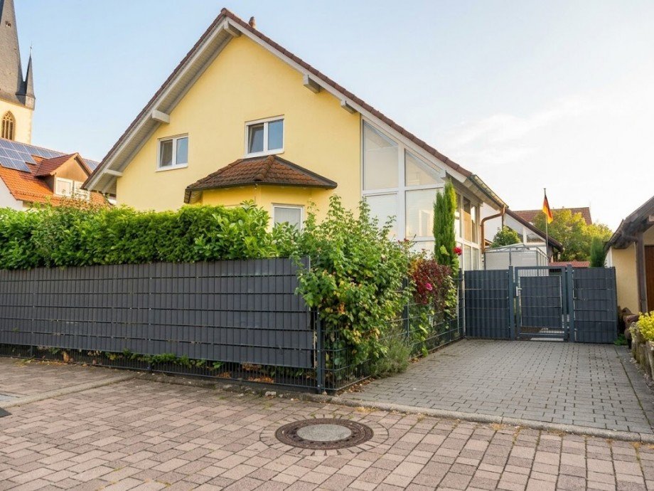 Seitenansicht Einfamilienhaus Hambr�cken