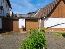 Garagen Haus mit sch�nem Grundst�ck - Mehrgenerationenwohnen m�glich