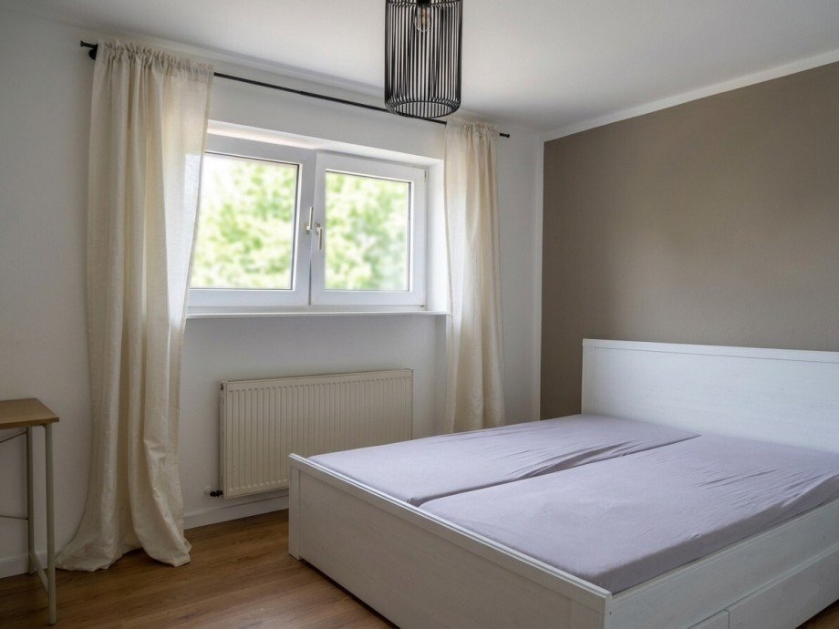 Schlafzimmer Souterrainwohnung Forst