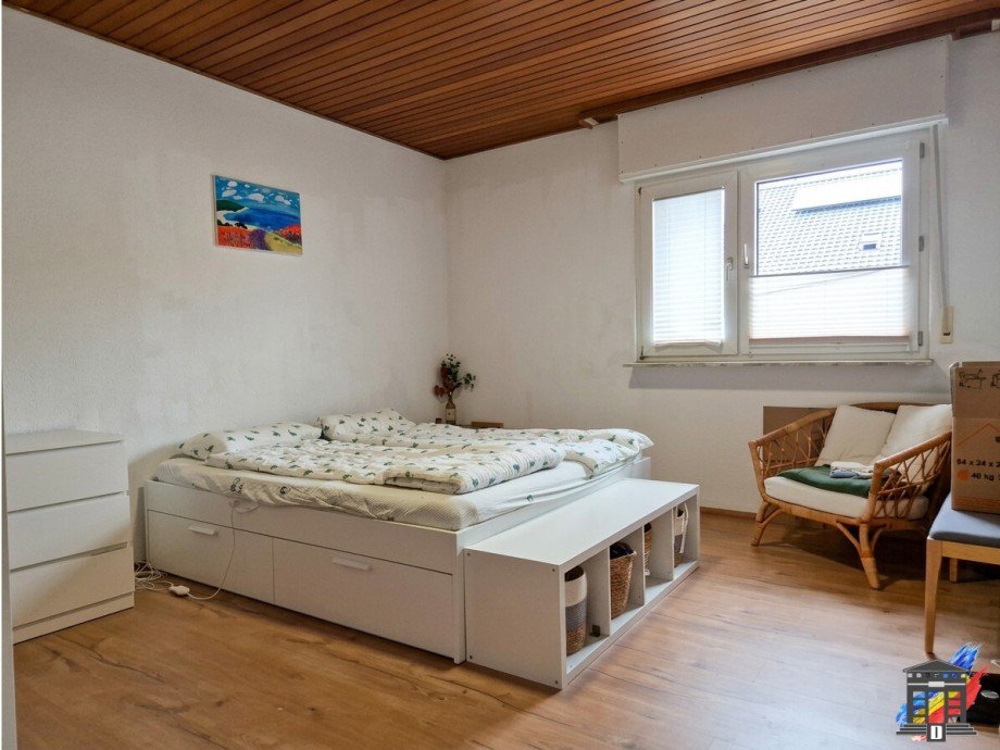 Schlafzimmer im Obergeschoss Zweifamilienhaus Wagh�usel