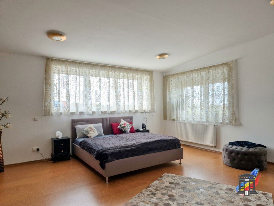 Hauptschlafzimmer B�rofl�che Kronau