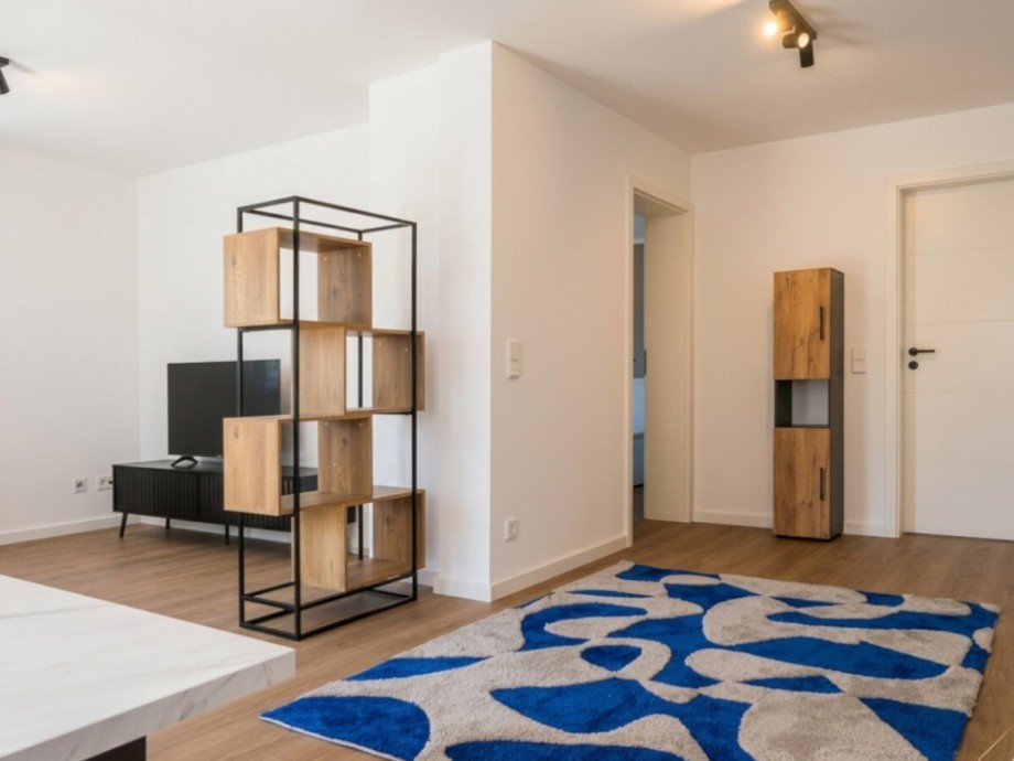 Blick zum Wohnzimmer Souterrainwohnung Forst