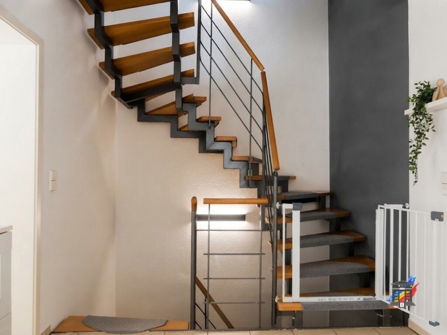 Treppenhaus Doppelhaush�lfte Forst