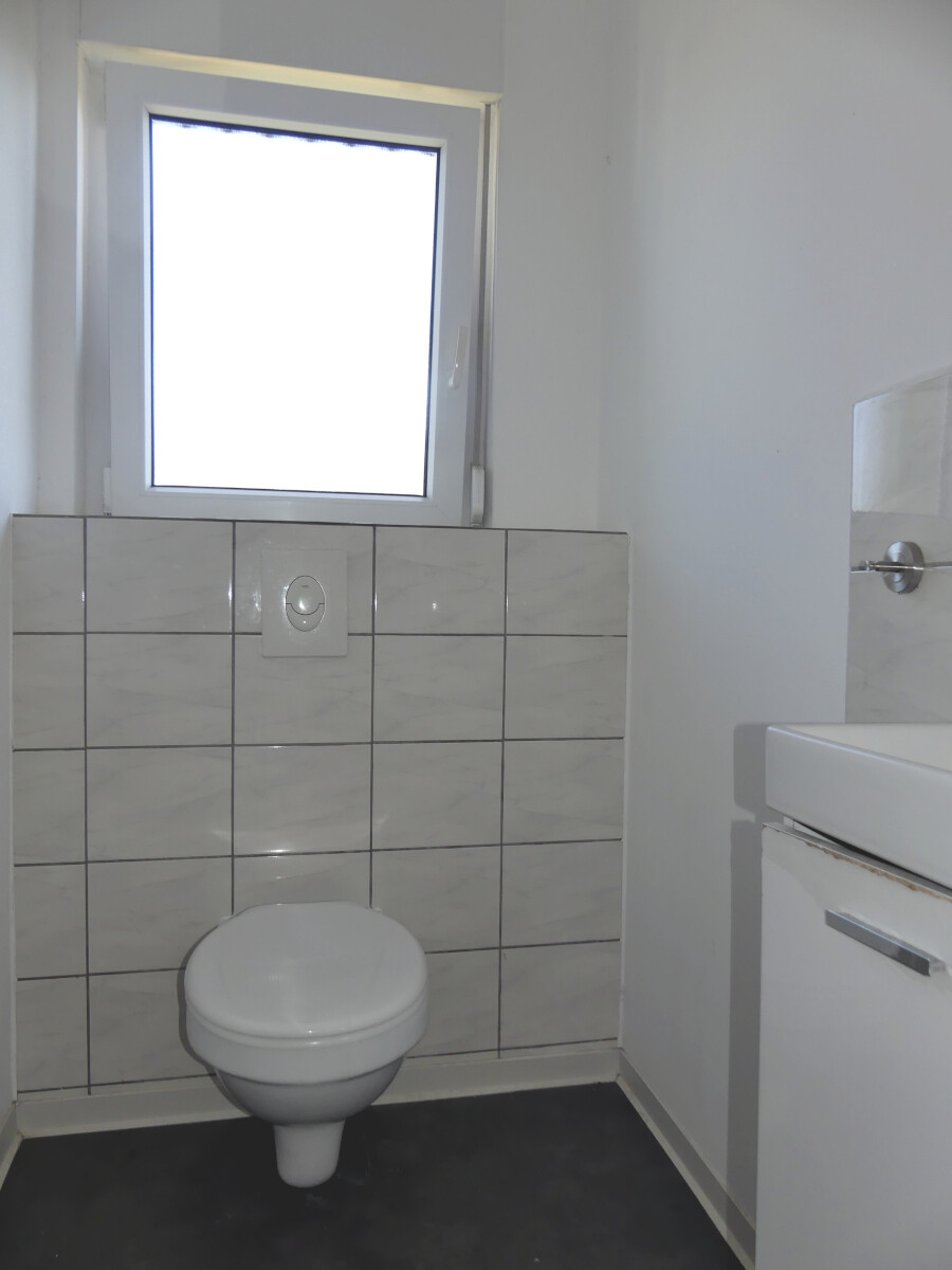 G�ste-WC (EG+OG) Mehrfamilienhaus Kraichtal