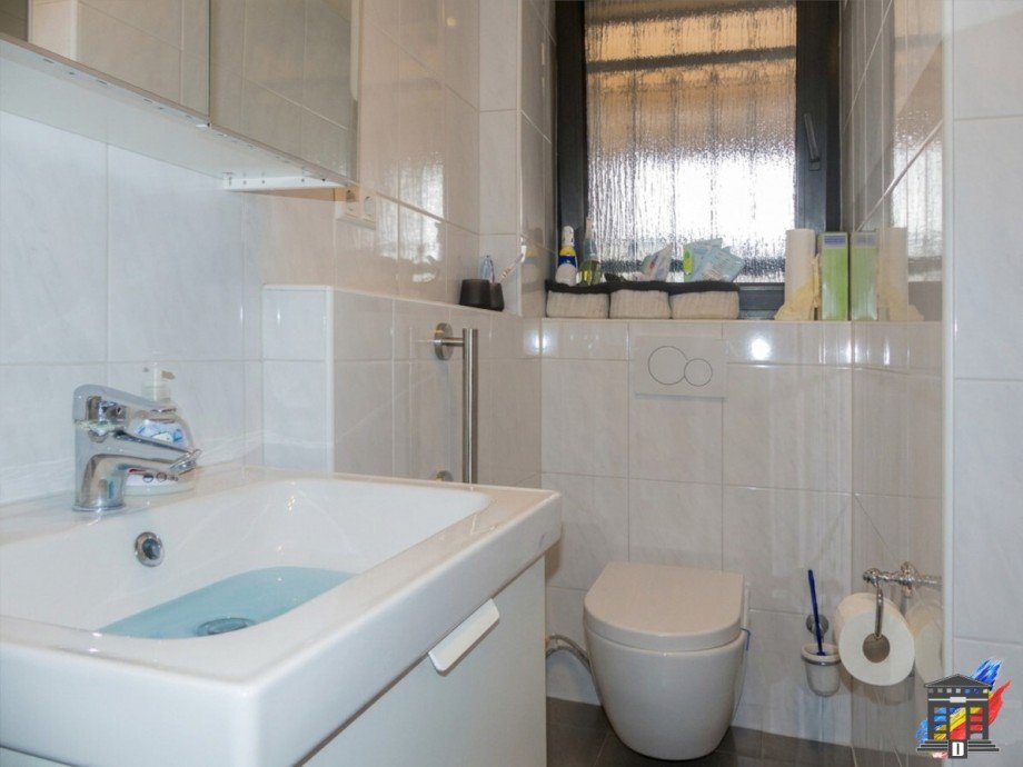 Badezimmer Zweifamilienhaus Wagh�usel