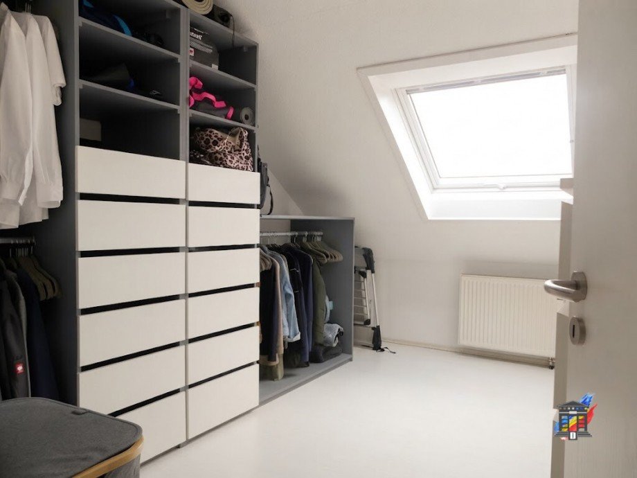 DG Ankleidezimmer Doppelhaush�lfte Forst